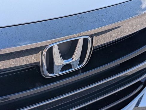 Used 2022 Honda Accord Sport image 9