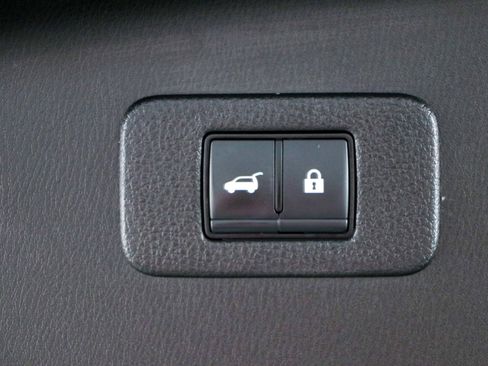 Used 2023 Nissan Armada SL w/ Captain's Chairs Package RWD image 33