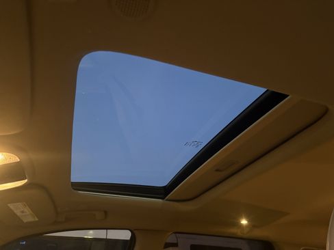 Used 2020 Jeep Grand Cherokee Limited image 2