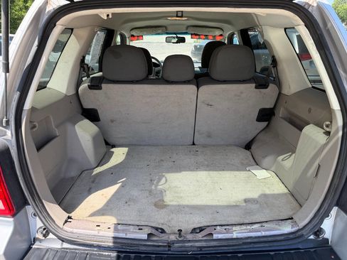 Used 2010 Ford Escape XLS FWD image 13
