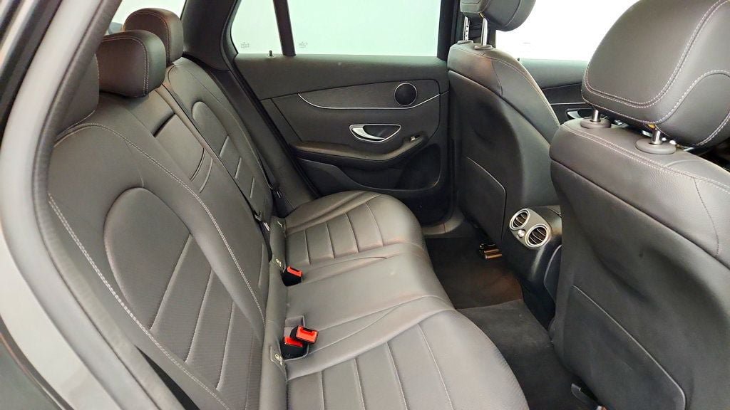 Used 2022 Mercedes-Benz GLC 300 image 21