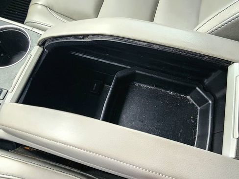 Used 2018 Toyota Highlander XLE w/ Carpet Mat Package (TMS) image 24