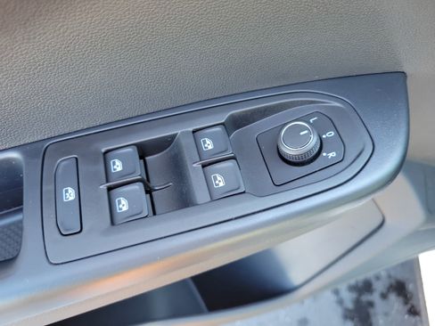 New 2026 Volkswagen Taos S FWD image 22