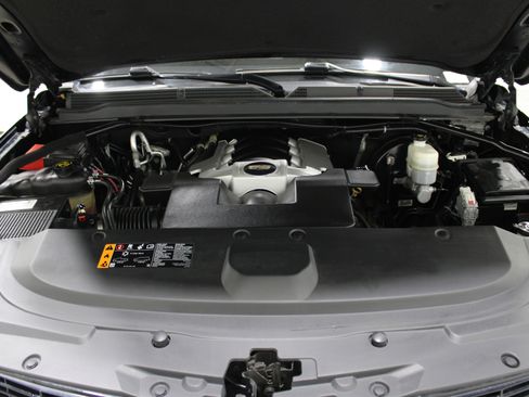 Used 2019 Cadillac Escalade ESV Luxury image 46