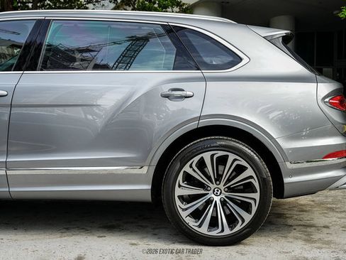 Used 2024 Bentley Bentayga Extended Wheelbase AWD/4WD image 5