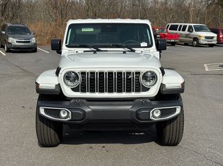 Used 2025 Jeep Wrangler Sahara video 2