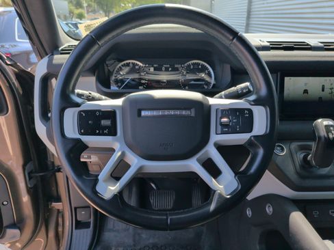 Used 2023 Land Rover Defender 90 X-Dynamic SE AWD/4WD image 17