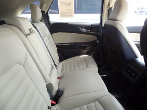 Used 2022 Ford Edge SEL w/ Convenience Package AWD/4WD image 9