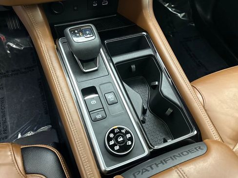 Used 2022 Nissan Pathfinder Platinum w/ Cargo Package image 13