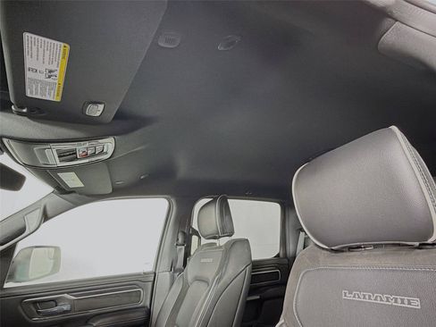 Used 2023 RAM 1500 Laramie AWD/4WD image 5