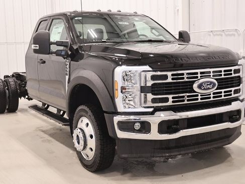 New 2026 Ford F550 4x4 Supercab Super Duty w/ XLT Value Package image 2