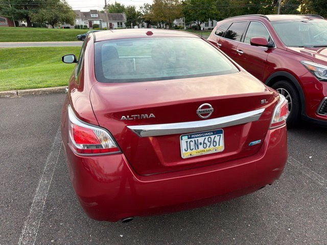 Used 2014 Nissan Altima 2.5 SL w/ Moonroof Package FWD image 9