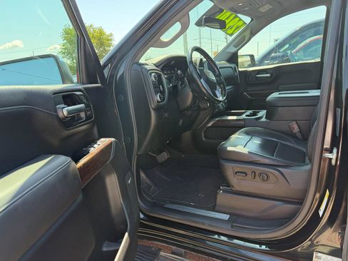 Used 2019 GMC Sierra 1500 SLT w/ SLT Premium Plus Package AWD/4WD image 8