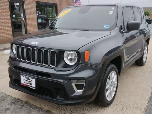 Used 2023 Jeep Renegade Latitude AWD/4WD image 1