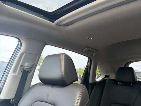 Used 2027 Honda HR-V EX-L image 4