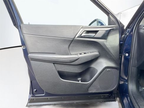 Used 2025 Mitsubishi Outlander SE image 17