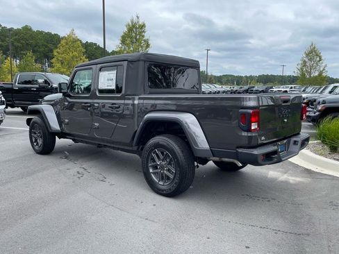 New 2025 Jeep Gladiator Sport image 36