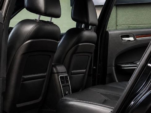 Used 2012 Chrysler 300 Limited RWD image 13