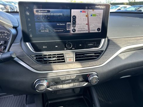 Used 2025 Nissan Altima 2.5 SL image 16