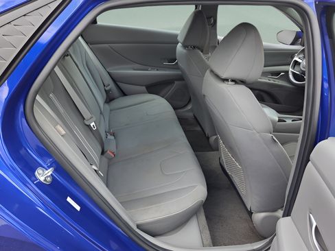 Used 2025 Hyundai Elantra SEL FWD image 14