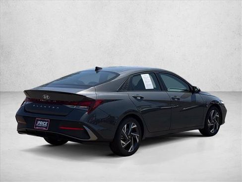 Certified 2025 Hyundai Elantra Sport FWD image 5