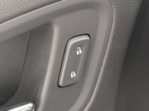 Used 2017 Chevrolet Colorado Z71 RWD image 11
