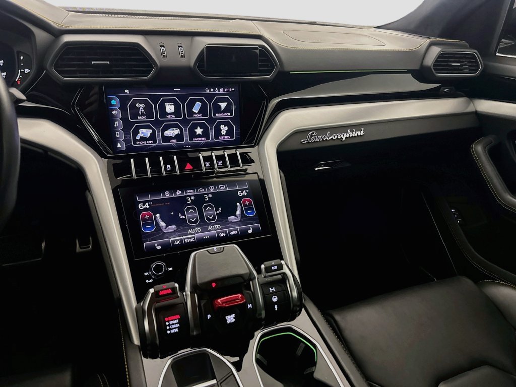 Used 2022 Lamborghini Urus AWD/4WD image 25