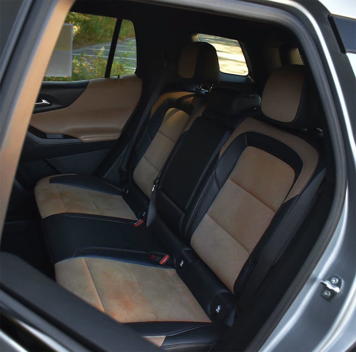 Used 2026 Chevrolet Equinox ACTIV w/ Convenience Package III AWD/4WD image 12