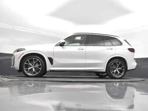 Certified 2026 BMW X5 xDrive40i w/ M Sport Package AWD/4WD image 39