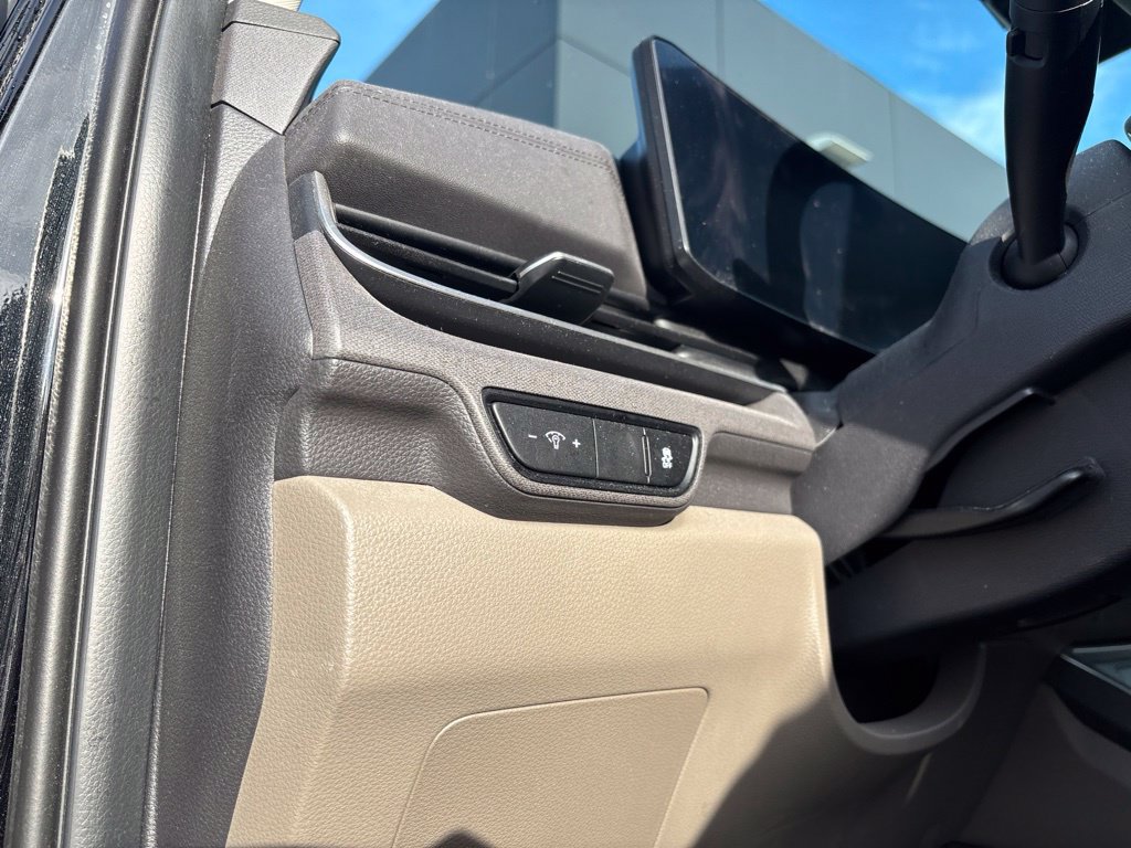 Certified 2025 Kia Carnival SX FWD image 11