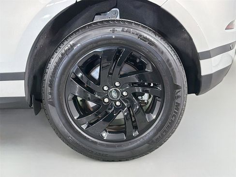 Certified 2025 Land Rover Range Rover Evoque S AWD/4WD image 33