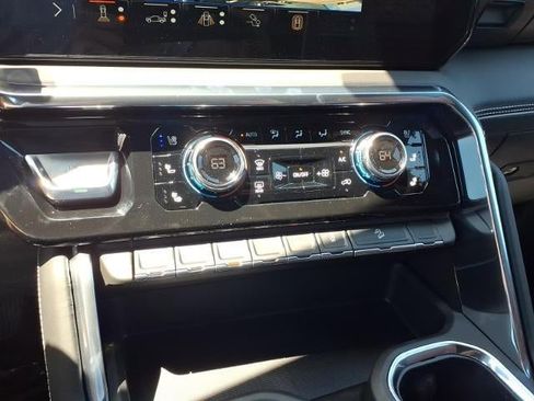 New 2026 GMC Sierra 2500 Denali Ultimate AWD/4WD image 13