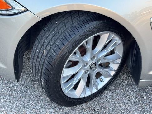 Used 2013 Jaguar XF 3.0 image 32