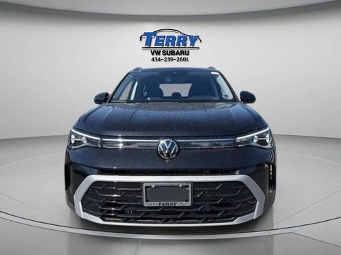 Used 2026 Volkswagen Taos SEL AWD/4WD image 2