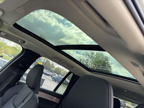 New 2026 Volvo XC90 B6 Plus w/ Protection Package Premier AWD/4WD image 25