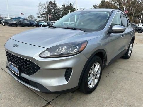 Used 2021 Ford Escape SE image 9