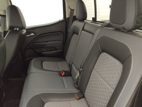 Used 2018 Chevrolet Colorado Z71 RWD image 18