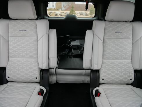 New 2026 Cadillac Escalade Platinum Sport w/ LPO, ONYX Package image 11