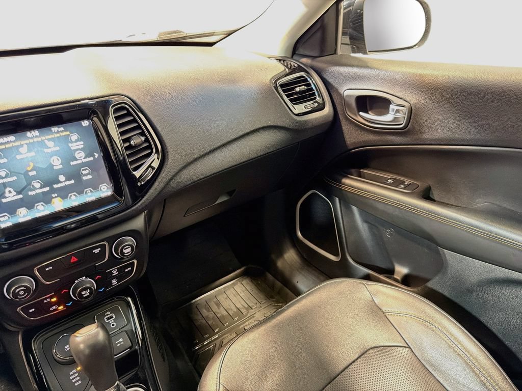 Used 2018 Jeep Compass Limited w/ Navigation Group AWD/4WD image 22