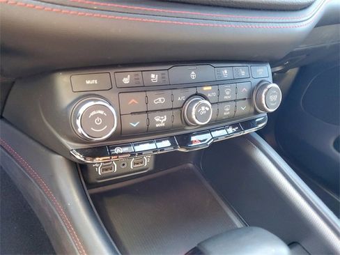 Used 2024 Dodge Durango GT image 23