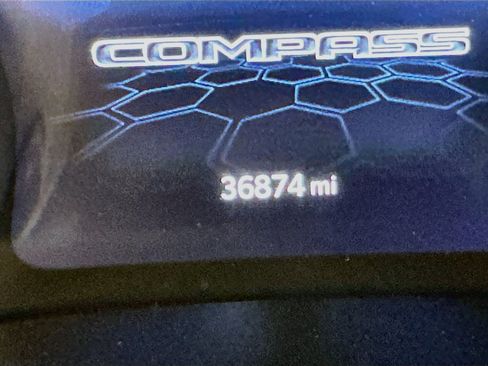 Used 2022 Jeep Compass Latitude w/ Convenience Group AWD/4WD image 19
