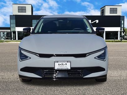 New 2025 Kia EV6 Wind