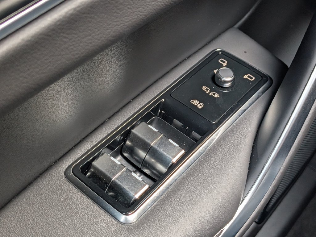 New 2026 Jaguar F-PACE R-Dynamic S AWD/4WD image 25