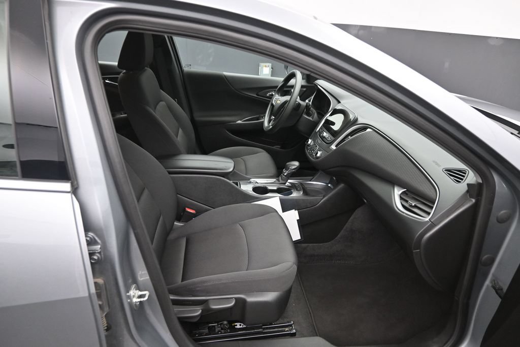 Used 2025 Chevrolet Malibu LT FWD image 11