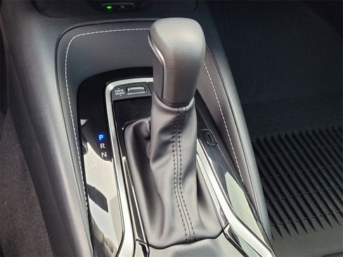 Used 2025 Toyota Corolla Hatchback image 21