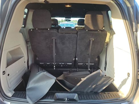 Used 2015 Dodge Grand Caravan SE FWD image 14