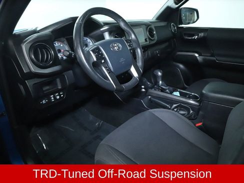 Used 2017 Toyota Tacoma TRD Off-Road w/ Premium & Technology Package image 18