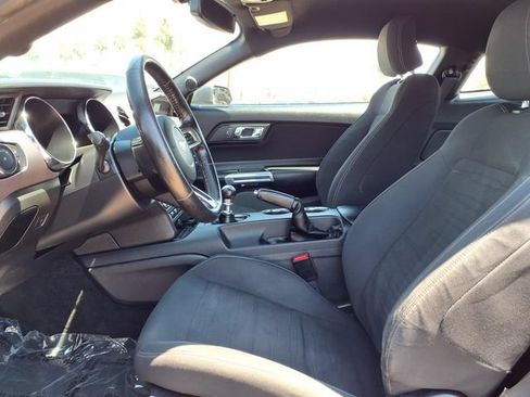 Used 2017 Ford Mustang Coupe RWD image 22