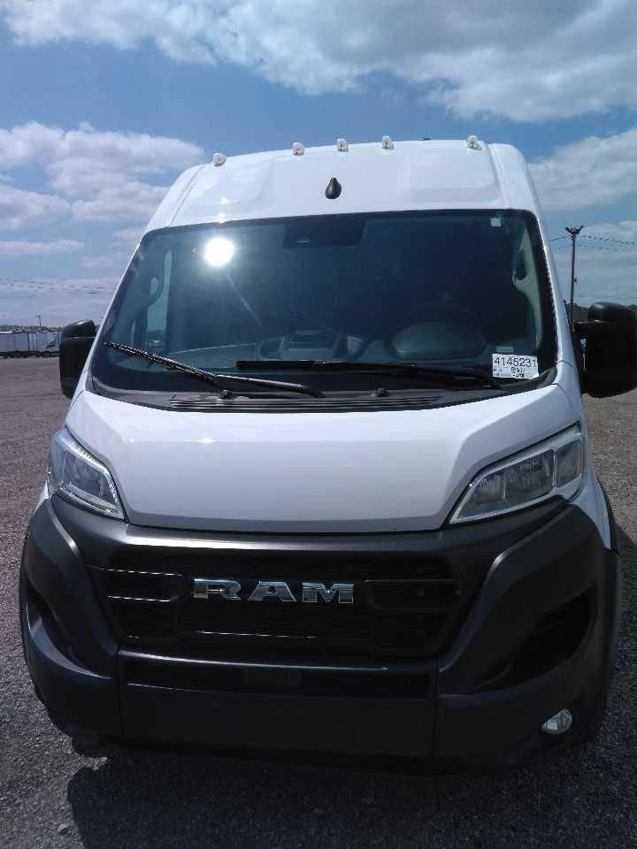 Used 2025 RAM ProMaster 2500 w/ Convenience Group FWD image 8
