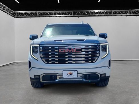 Used 2023 GMC Sierra 1500 Denali w/ Technology Package AWD/4WD image 2